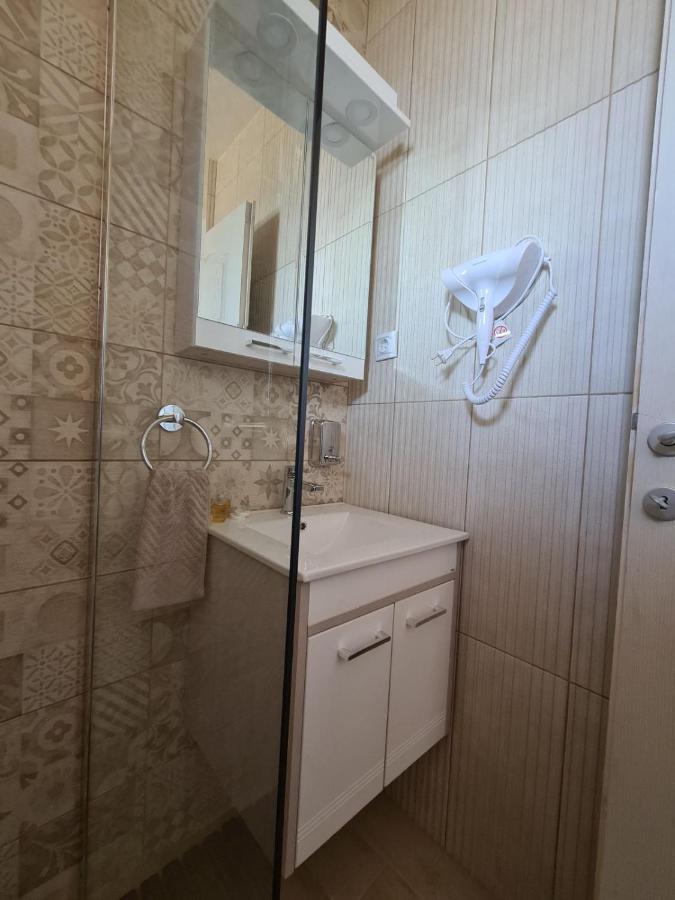 סרמסקה מיטרוביקה Salas Isailovi מראה חיצוני תמונה